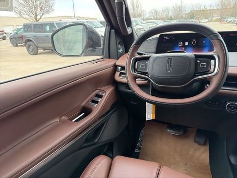 New 2026 Lincoln Navigator Reserve AWD/4WD image 17