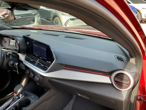 Certified 2025 Chevrolet Trax RS w/ Driver Confidence Package image 17