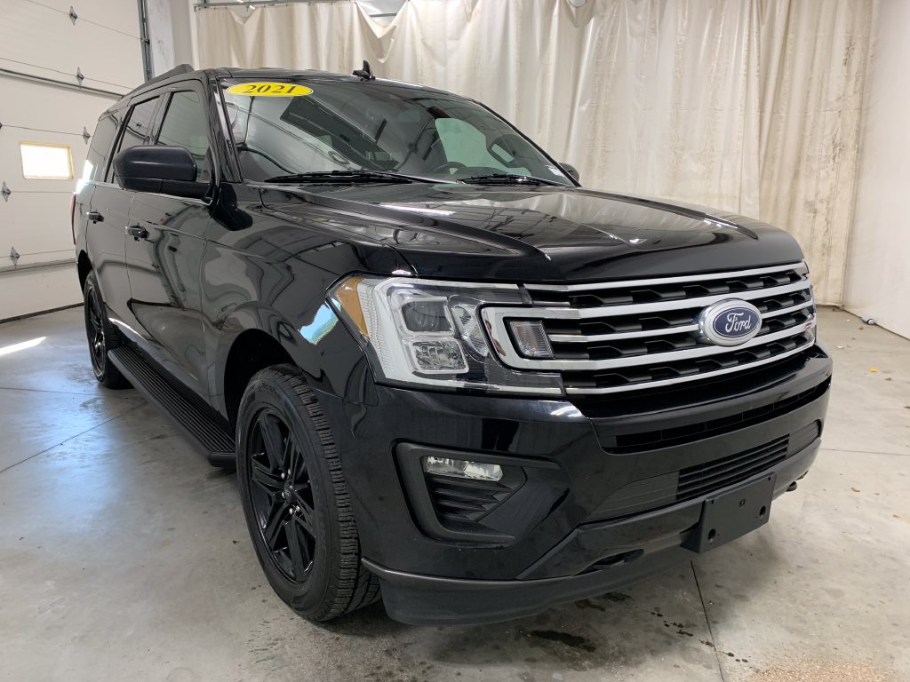 Used 2021 Ford Expedition XLT w/ Black Accent Package AWD/4WD image 2