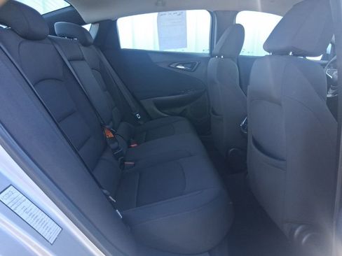 Used 2017 Chevrolet Malibu LT image 15