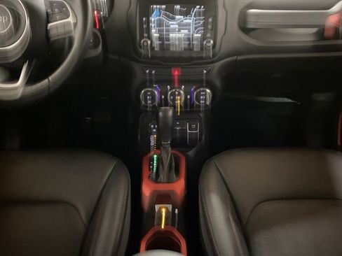 Used 2015 Jeep Renegade Trailhawk w/ Premium Leather Group image 13