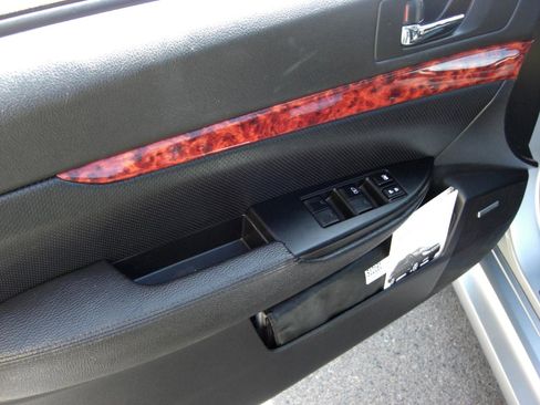 Used 2012 Subaru Legacy 2.5i Limited image 22