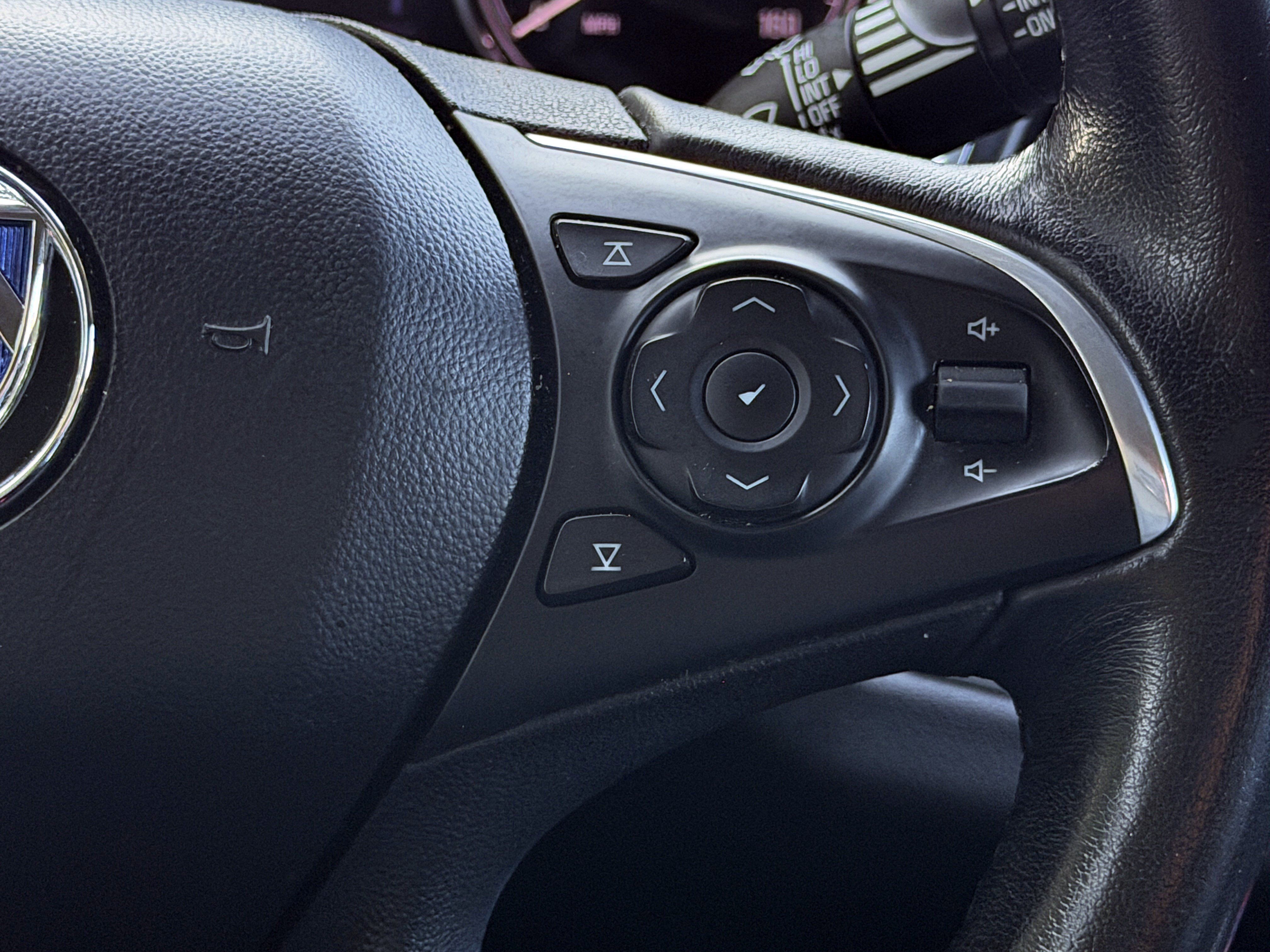 Used 2020 Buick Enclave Essence FWD image 15