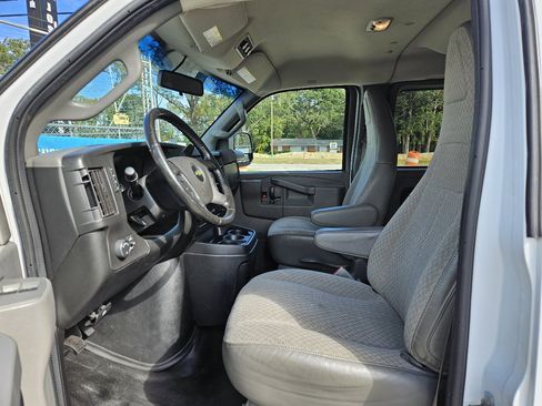 Used 2020 Chevrolet Express 3500 LS image 10