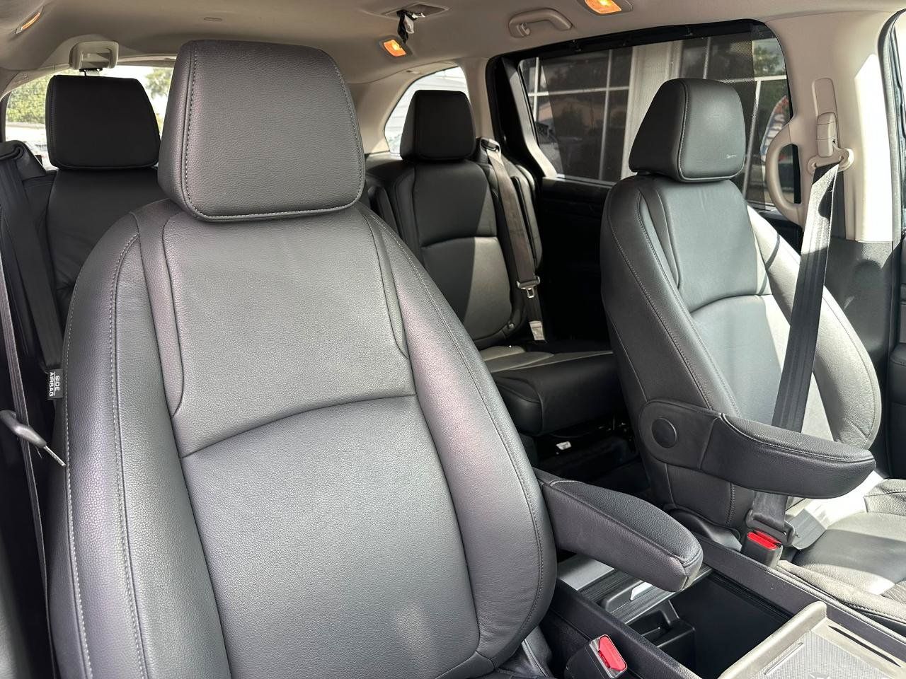 Used 2025 Honda Odyssey EX-L image 18