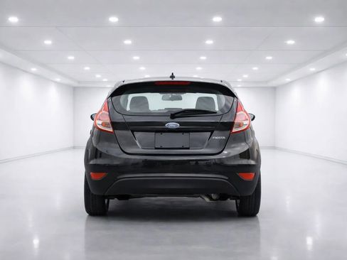 Used 2015 Ford Fiesta SE image 4