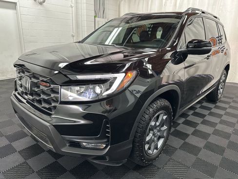 Used 2025 Honda Passport TrailSport image 5