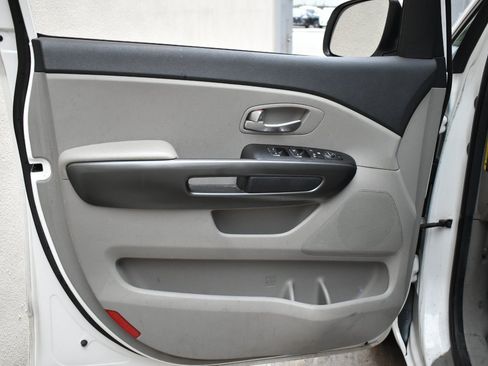 Used 2020 Kia Sedona LX FWD image 15