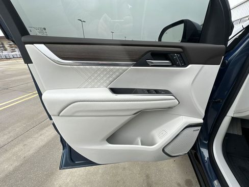 Used 2024 GMC Acadia Denali w/ Super Cruise Package image 22