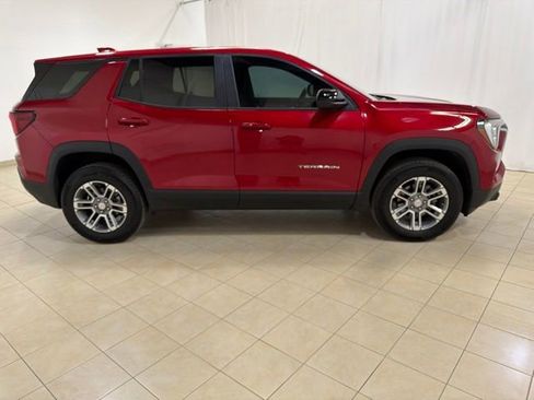 Used 2025 GMC Terrain Elevation AWD/4WD image 2