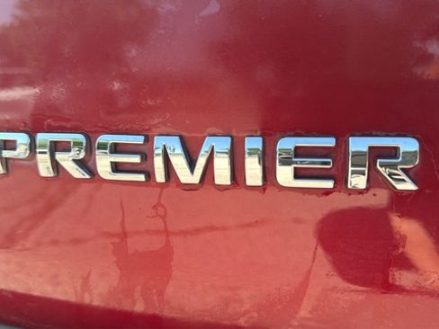 Used 2021 Chevrolet Traverse Premier AWD/4WD image 7