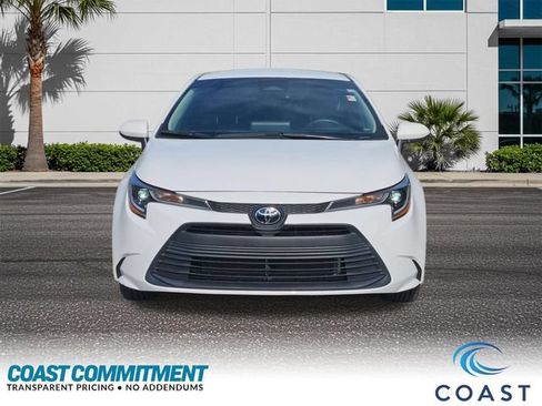 Used 2024 Toyota Corolla LE FWD image 2