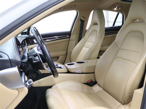Used 2018 Porsche Panamera 4S image 8