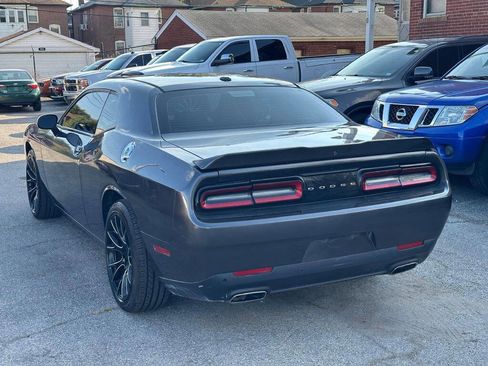 Used 2021 Dodge Challenger SXT w/ Driver Convenience Group image 8