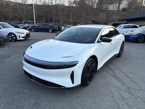 Used 2024 Lucid Air Touring image 3