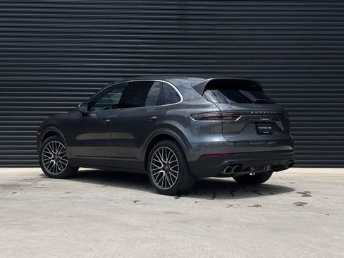 Certified 2023 Porsche Cayenne S AWD/4WD image 3