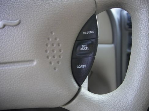 Used 2000 Ford Mustang Coupe RWD image 16