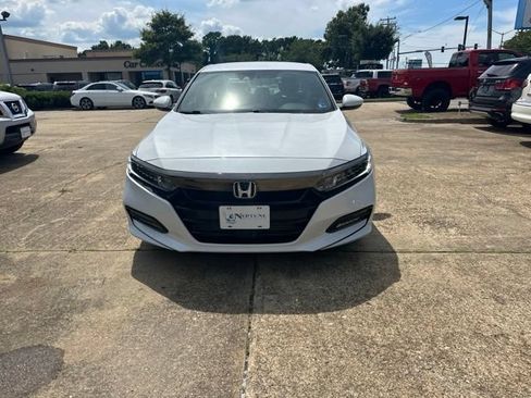 Used 2018 Honda Accord Sport image 2