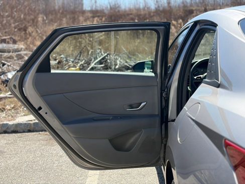 Used 2024 Hyundai Elantra SEL image 13