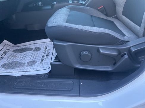 New 2025 Ford Bronco Base image 15