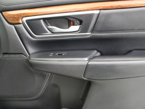 Used 2018 Honda CR-V Touring image 29