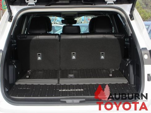 New 2026 Toyota Highlander XLE image 4