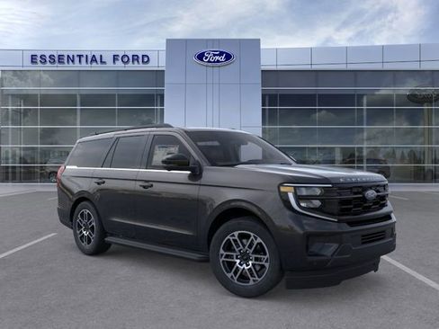 New 2026 Ford Expedition Active RWD image 6