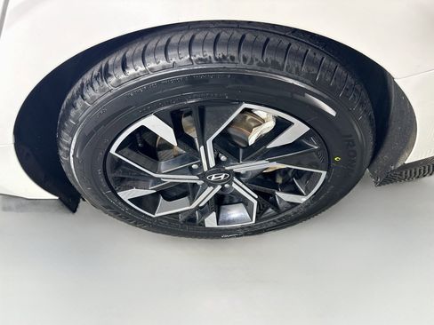 Used 2025 Hyundai Sonata SEL FWD image 11