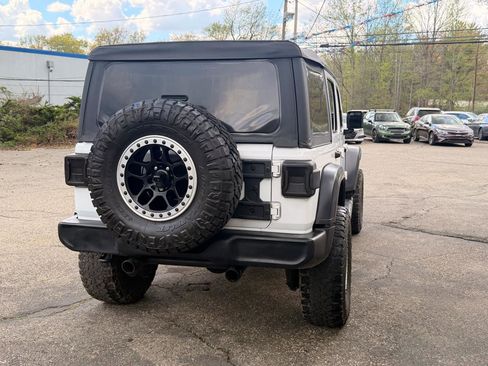 Used 2018 Jeep Wrangler Unlimited Sport S image 7