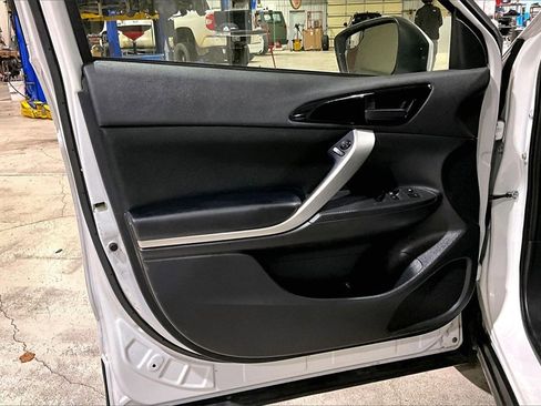 Used 2019 Mitsubishi Eclipse Cross ES image 19