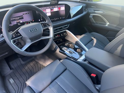 New 2026 Audi Q5 Premium Plus AWD/4WD image 10