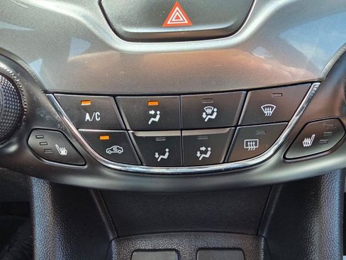 Used 2017 Chevrolet Cruze LT w/ Convenience Package FWD image 29