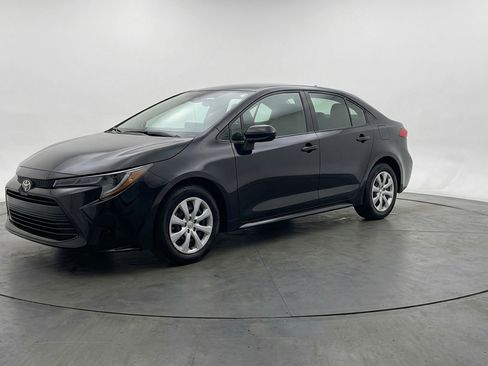 Used 2025 Toyota Corolla LE FWD image 3