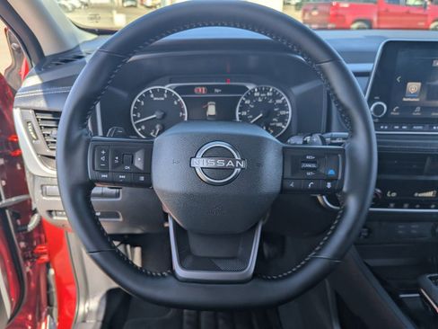 Certified 2026 Nissan Rogue SV FWD image 22