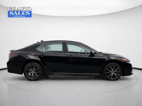Used 2021 Toyota Camry SE image 8