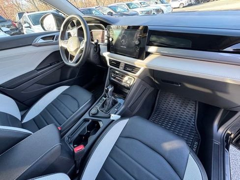 Certified 2025 Volkswagen Taos SEL w/ Black Wheel Plus Package image 19