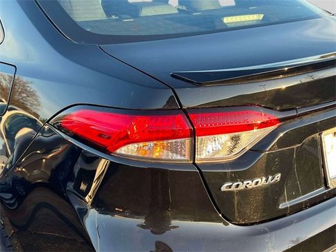 Certified 2023 Toyota Corolla SE image 12