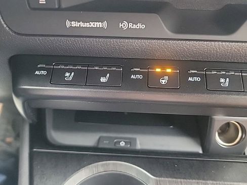 Used 2019 Lexus UX 200 image 47