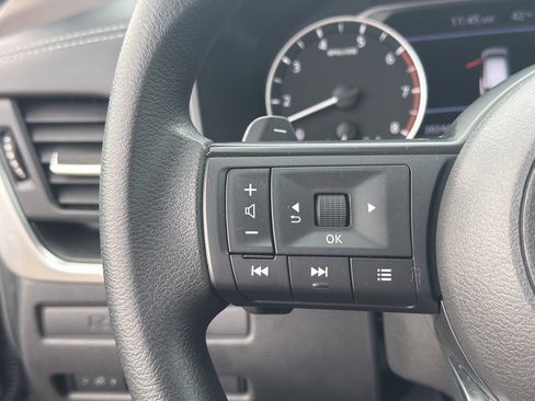 Certified 2023 Nissan Rogue S image 18