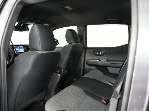 Used 2022 Toyota Tacoma TRD Sport w/ Technology Package image 33