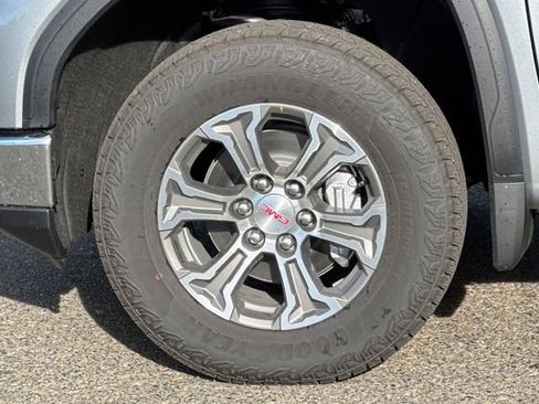 New 2026 GMC Sierra 1500 SLE image 31