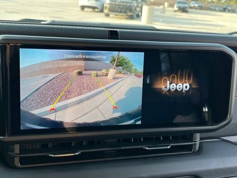 Certified 2025 Jeep Wrangler Unlimited Rubicon w/ Convenience Group AWD/4WD image 20