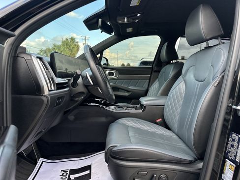 Certified 2025 Kia Sorento SX Prestige AWD/4WD image 13