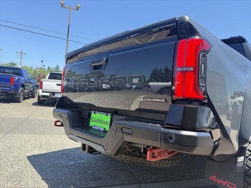 Used 2025 Toyota Tacoma TRD Pro AWD/4WD image 13