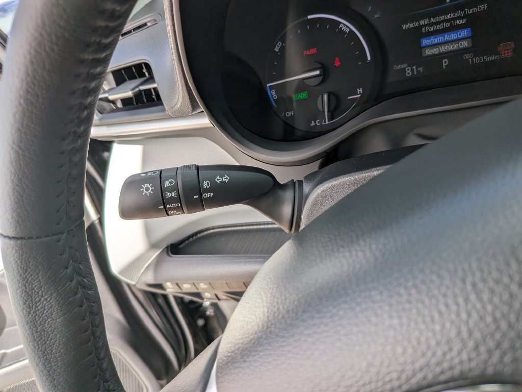 Used 2026 Toyota Sienna XLE FWD image 38