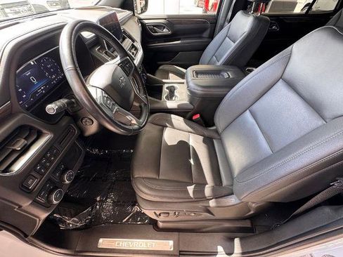 Used 2022 Chevrolet Tahoe Z71 w/ Luxury Package AWD/4WD image 18