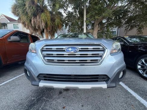 Used 2015 Subaru Outback 2.5i Limited AWD/4WD image 6
