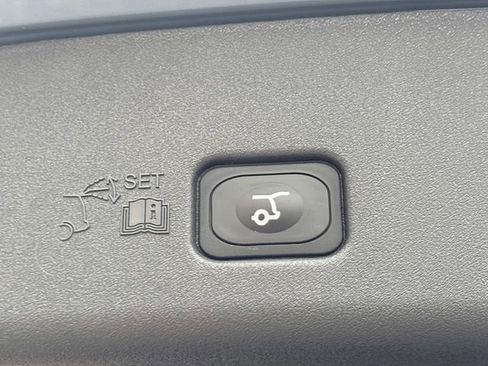 New 2026 Lincoln Nautilus Premier w/ Jet Appearance Package AWD/4WD image 13