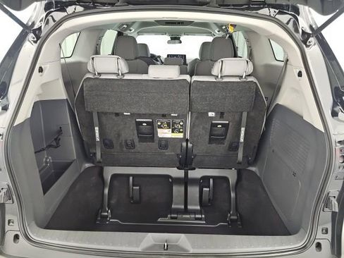 Certified 2024 Toyota Sienna LE image 33
