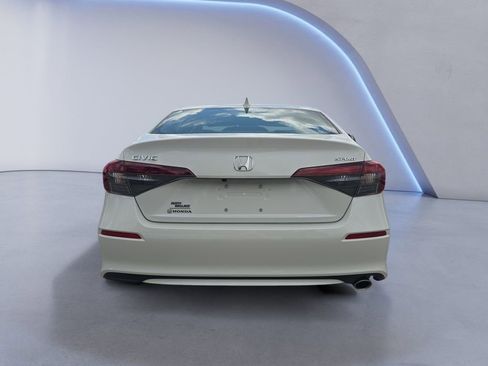 Used 2025 Honda Civic Sport image 4